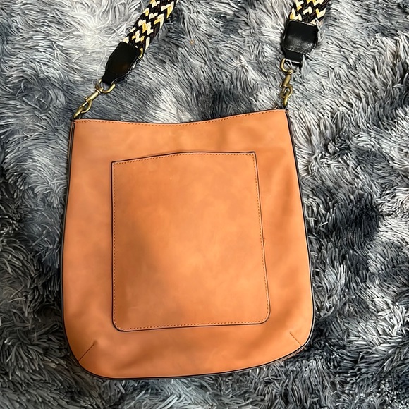 Universal Thread Purse - Picture 2 of 10